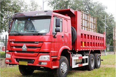 Autocarro con cassone ribaltabile HOWO 6×4 usato