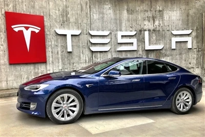 Tesla raggiunge una svolta significativa nella tecnologia integrata di presso...