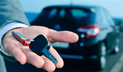 Dettagli importanti per i principianti quando noleggiano un'auto