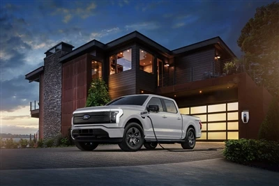 Per stimolare le vendite, Ford offre caricabatterie domestici gratuiti ai con...