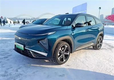 Dotato del nuovo sistema ibrido Thor: svelato Geely Galaxy L7 EM-i